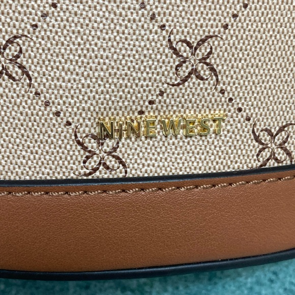 NWOT Nine Wear Hardshell Structured Bucket Signature “9” Bag w Gold Chain Strap - Picture 10 of 16